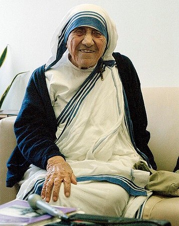 ~Wisdom bids her admirers to follow.~©Kae